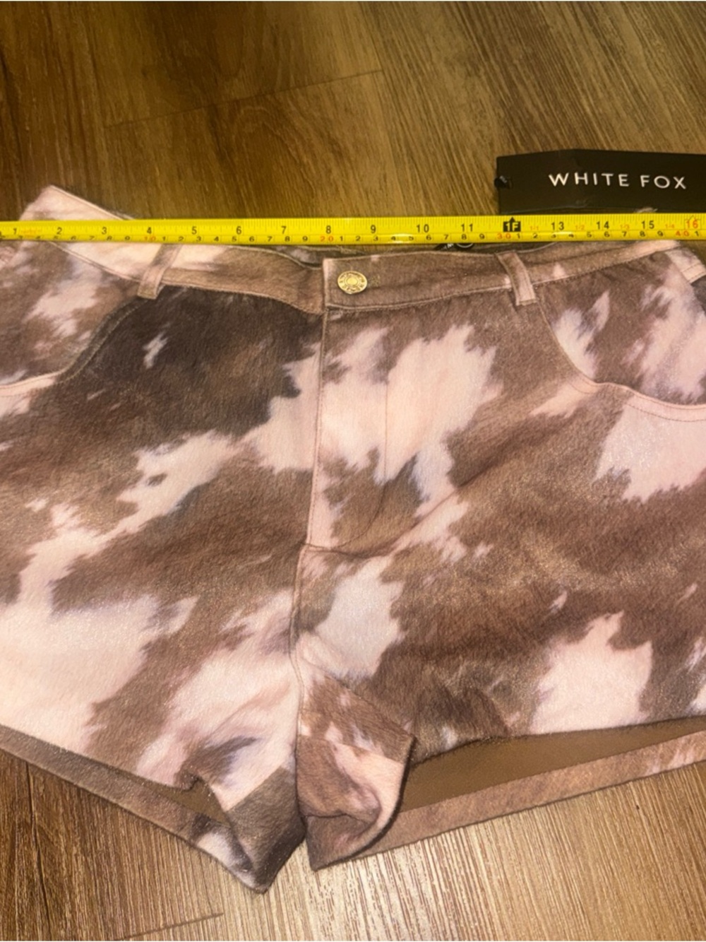 White Fox Shorts Womens Size medium Cow Outdoor Casual Brown/Pink - Picture 6 of 9